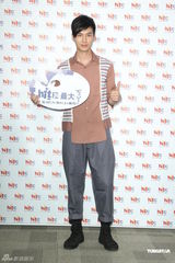 组图：严爵坦言不会追女生 自曝曾有暗恋经历