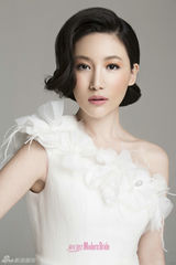 组图：刘梓妍新娘大片曝光 朋克盘发吸睛