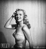 组图：梦露罕见训练照曝光 认真排练重现魅力