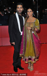 幻灯图：《可汗》首映 女星着印度传统服饰华丽迷人