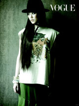 组图：韩孝珠宋允儿等15位女星拍写真 造型复古夸张