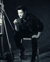 组图：苏有朋登杂志封面 演绎中国版德普