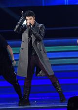 组图：群星献唱中歌榜 韩庚潘玮柏劲歌热舞