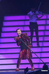 组图：萧敬腾台北开唱High翻小巨蛋