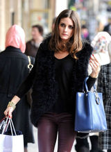 高清组图：奥利维亚-巴勒莫街拍皮草背心搭皮裤