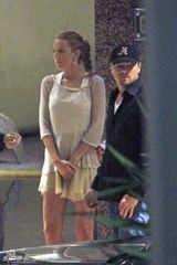 组图：莱昂纳多和布莱克-莱弗利牵手约会秀甜蜜