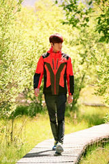 组图：李敏镐公开新广告拍摄现场 展帅男人魅力