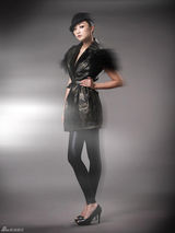 高清图：音乐小才女张瑶炫酷登杂志 揭密寒服瘦身法