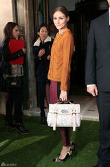 组图：奥利维亚-巴勒莫伦敦看秀 毛衣搭长裤