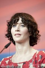 高清图：《未来》发布会 导演米兰达获两帅护花