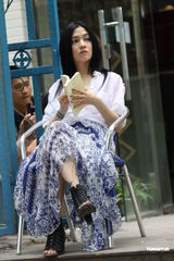 组图：范晓萱满足恋爱状态 新剧与胡歌邂逅奶茶店