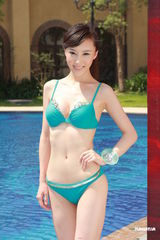 组图：中华小姐泳装照拍摄 选手血糖过低险晕倒