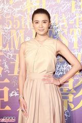 组图：亚太影展红毯生辉 刘嘉玲露半球曾宝仪秀美背