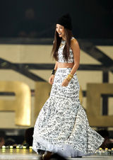 组图：G-DRAGON包揽2013MAMA四奖创佳绩