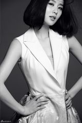 组图：刘诗诗夏日气场写真 裙摆飞扬展率性真我