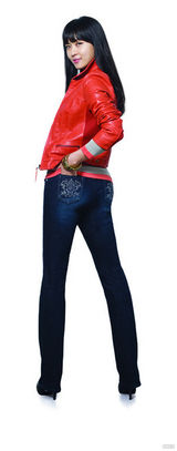 高清组图：韩星河智苑最新女装广告 可爱大变身