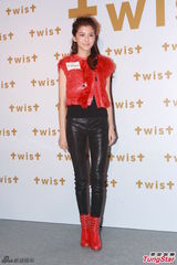 组图：吴千语力护林峰 称男友选港姐公平公正