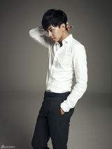 高清：李升基见面会宣传照 白衬衫展迷人气质