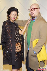 组图：郑秀文被问结婚称无可奉告 自认易相处