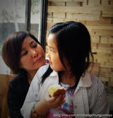 组图：主持人李静8岁可爱女儿曝光