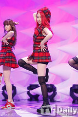 组图：INFINITE打榜夺冠 f(x)俏丽回归唱初恋