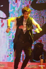 高清组图：王子小杰劲歌热舞 提携后辈不遗余力