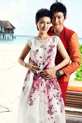 组图：陆毅阳光海岛写真 不羁格调雅痞男