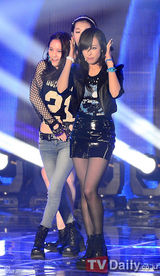 组图：东方神起f(x)等参加公益慈善演唱会