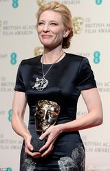 组图：英电影电视学院奖颁奖 布兰切特黑裙典雅