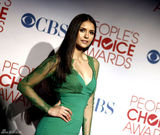 高清组图：妮娜-杜波夫绿色礼服亮相人民选择奖