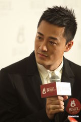 组图：林峰不回应感情问题 期待和刘德华合作