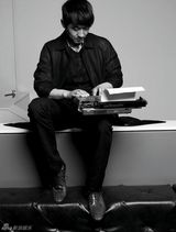 幻灯图：郭晓冬登《大都市》封面 感悟人生真谛    