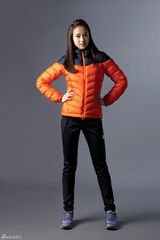 高清组图：韩运动员朴泰桓孙妍在拍写真显活力