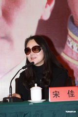 组图：《江山风雨几多情》保剑锋首度与杨恭如合作 