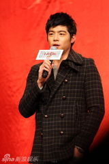 幻灯图：《十月围城》庆功 李宇春任达华终同台