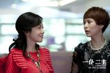组图：《一仆二主》闫妮海清喝红酒论闺蜜情