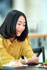 组图：张丁懿最新写真曝光 鬼马俏皮尽显活力