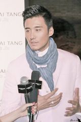 组图：胡兵帅气亮相时装秀 将赴日本灾区赈灾