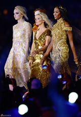 组图：伦敦奥运闭幕式 凯特-莫斯领衔演绎华服