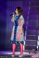 组图：伍佰花朵舞high翻 田馥甄变女神唱压轴