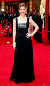 高清组图：奥斯卡红毯 玛丽亚-曼努诺斯黑色礼服