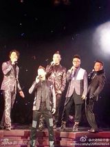 组图：古惑仔五子开唱爆满 阿B哥应采儿捧场