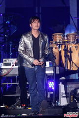 组图：陶喆与辣妹热舞互摸 谢霆锋帅气现身飙歌