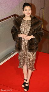 高清幻灯：众星云集奢侈品旗舰店 发哥发嫂秀恩爱