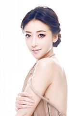 组图：陈紫函知性写真大赏 完美花瓶曲线傲人