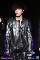 组图：韩团f(x)EXO-M等亮相上海K-POP音乐演唱会