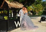 组图：关颖着白裙与未婚夫度假 海滩甜蜜亲吻