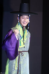 高清图：《张玉贞》发布 金泰熙刘亚仁古装亮相