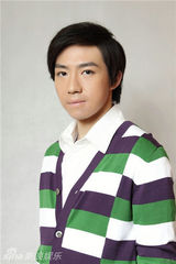 组图：电视剧《爱在春天》主演定妆照