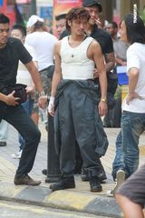 组图：谢霆锋片场有说有笑 被问张柏芝闭口不答